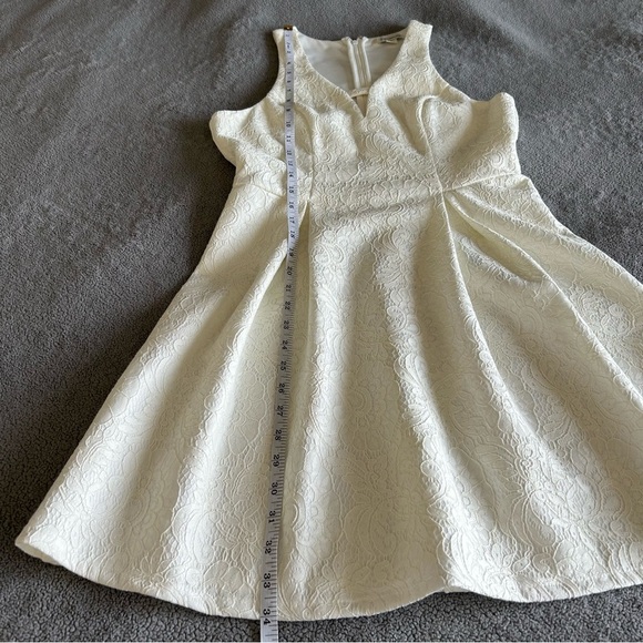 Francesca's Collections Off White V-Neck Bride, Semi, Formal Sheath Mini Dress - Picture 8 of 8